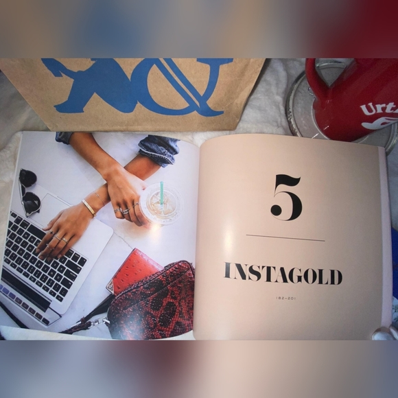 Aimee Song Coffee Table Book Set. World of Style & Capture Your Style - Picture 9 of 10